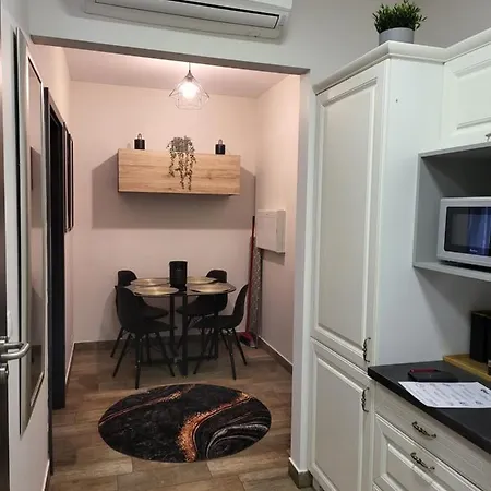 Moon Apartment *
